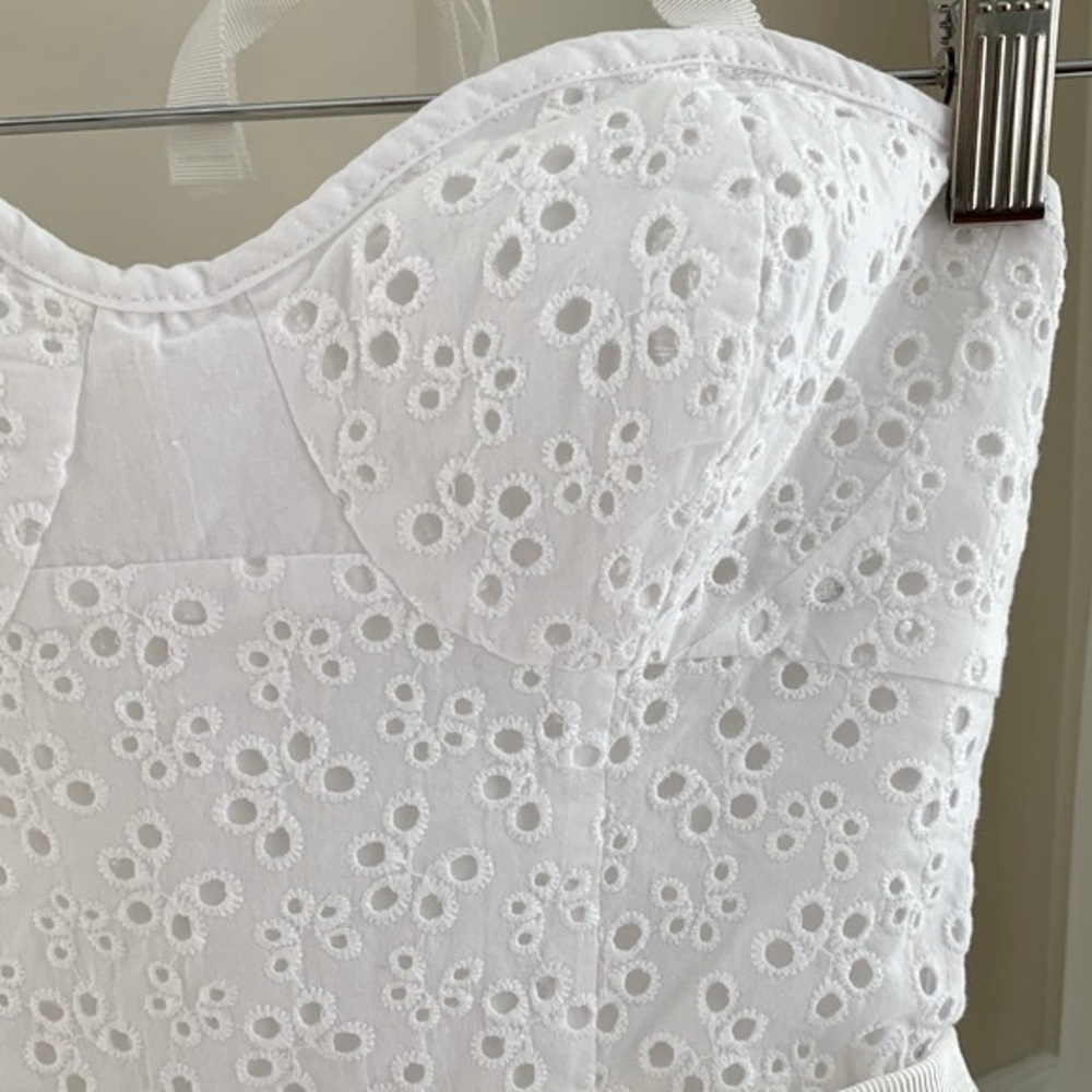Aritzia Talula size 0 open back halter eyelet dress - Picture 5 of 16